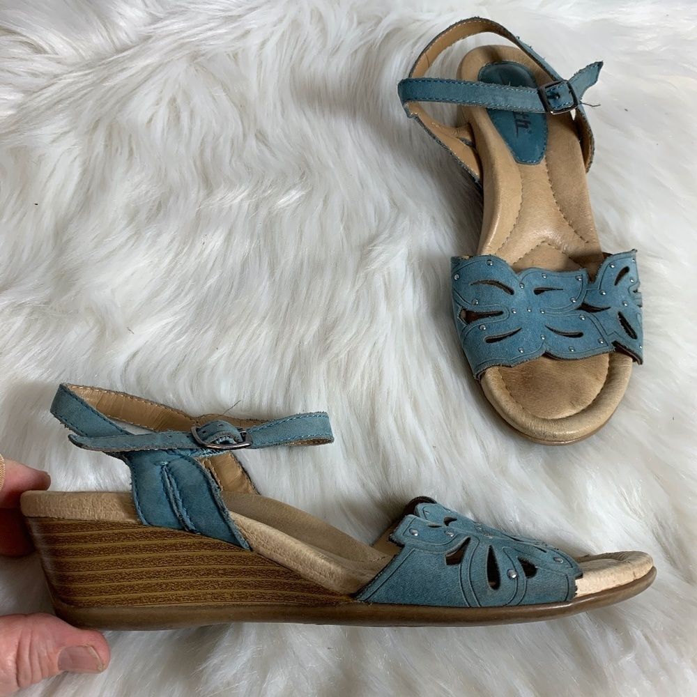Earth Orchid Shadow Kitten Blue Wedge Sandals Sz 6